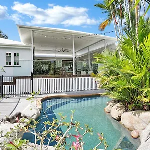  Holiday home Caladenia - Understated Luxury In
