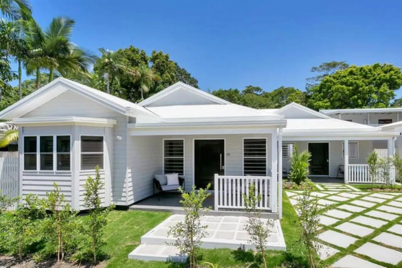 Coastal Villa Edge Hill